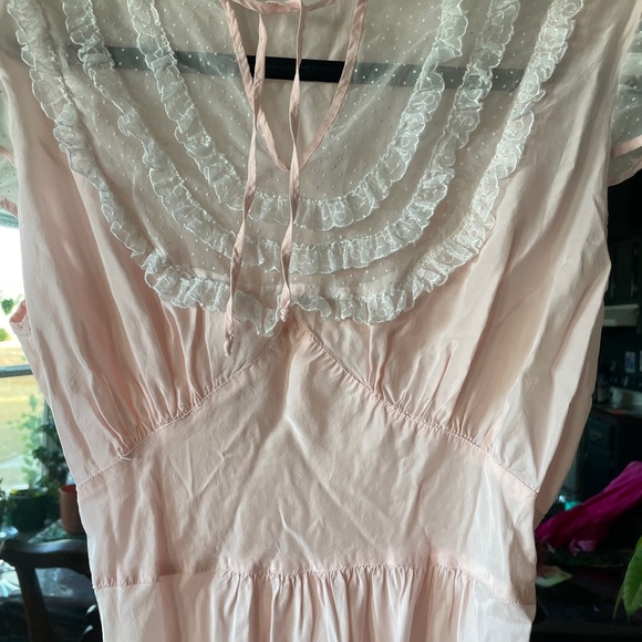 Elegant Pink vintage lace sheer Nightgown size small / medium - Picture 4 of 6